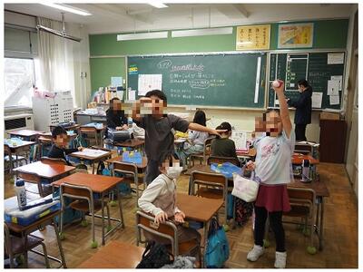 ゆっくり登校して、友達を待つ２年生