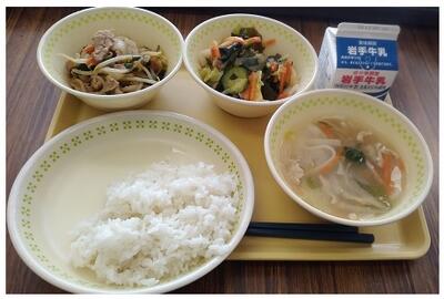 ご飯がよっているのは、あとから具をのせるためです