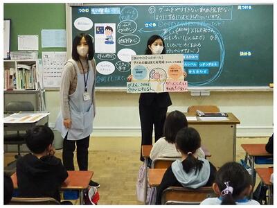 ３年１組　情報モラルの授業　保健室の駒井先生も登場！