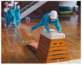 ５段の縦長をきれいに飛び越しました！