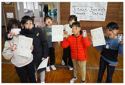 皆で努力をたたえ合っていた４年生