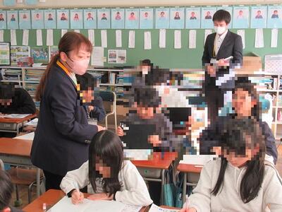 「速さ」の学習を頑張る５年生　タブレットも活用中