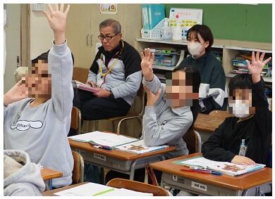 あてて～と体で表現する頑張り！　素晴らしい！