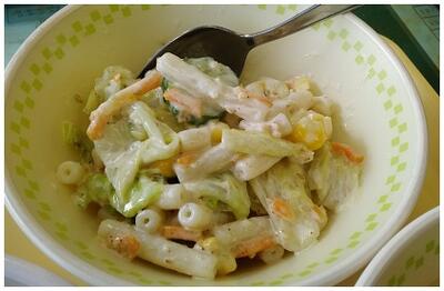 なんでしょうか、マカロニの穴は食欲をそそります