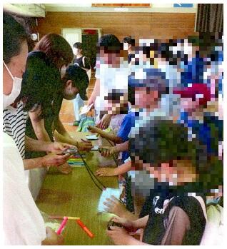 一生懸命なにかつくってますね