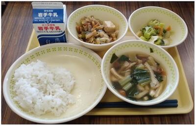 最初はすき焼きとして配膳　別盛がいい人はこのまま