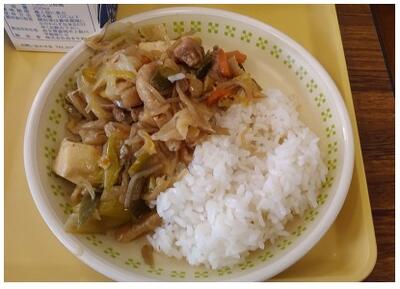 迷うことなくすき焼き丼にしました