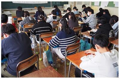 朝読書の効果は、絶対にあるのです。６年生の集中力、すばらしい！