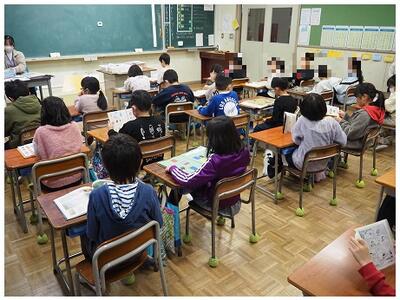 ２年生　読書が楽しい様子　絵本もたくさん読むのが大事です