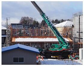 昨日の写真と見比べてみてください。二階ができてます。