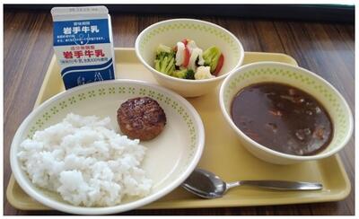 白いブロッコリーが今日の雪にあっています