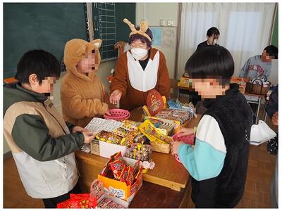 トナカイ川村さんもお手伝い