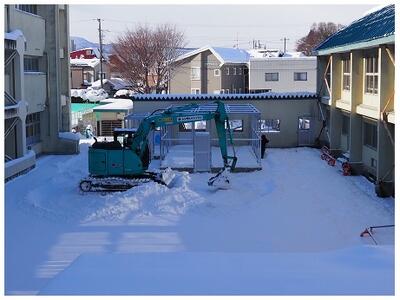 かなり雪がふって作業前の作業が大変