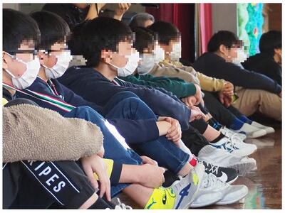 とてもいい表情で見つめる６年生