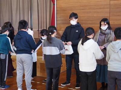 おうちの方と　ちょっと照れくさがる人も