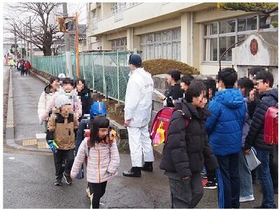 新執行部頑張る　旧執行部見守る