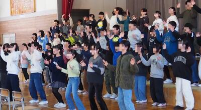 楽しく笑顔で表現