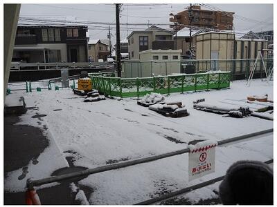 北ピロティ前も通れません