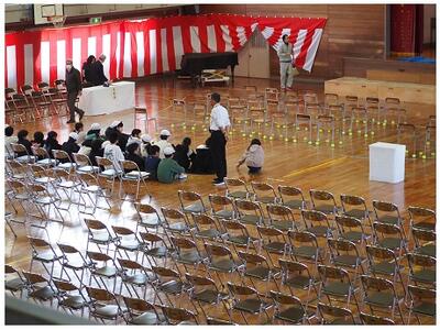 綺麗に整った体育館で終わりの会