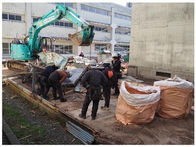 午後には母屋がすべてなくなり