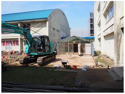 朝はまだ小屋が残っていました