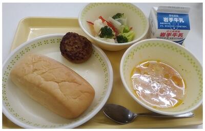 アレルギー対応食は、コッペパンです