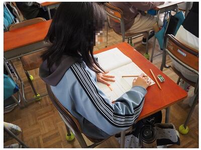 回答用紙の回答欄が書くために広くとられています