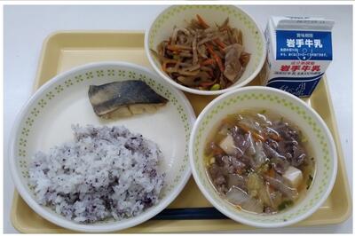 ゆかりご飯が目にあざやか