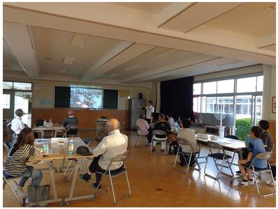 夕焼けの学校懇談会