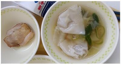 ワンタンがヘロヘロして美味しいです。