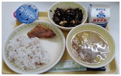 豚汁にひじき　日本の宝です