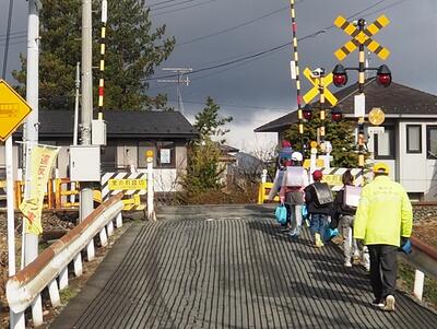 堂の前踏切は気を付けて渡ります