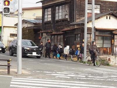車の通るところなのでここも危険個所　皆で気を付けて