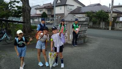 挨拶デー　元気な３年生と一緒に